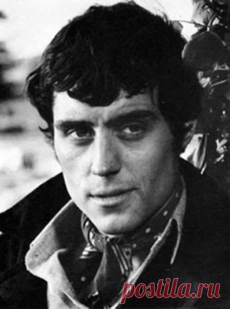 Иэн МакШейн (Ian McShane)
-  29 сентября, 1942