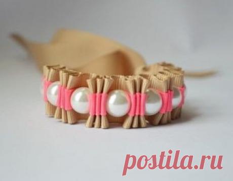 Украшения из лент и бусин