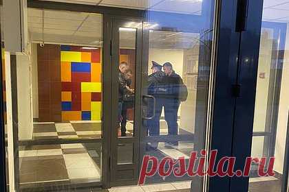 Появились кадры с облавами на петербургских резервистов. Очевидцы сообщают о массовых «облавах» с повестками на резервистов в Санкт-Петербурге. Кадры публикует издание Baza в своем Telegram-канале. Полиция и неизвестные люди в гражданской одежде, предположительно — сотрудники военкоматов, устраивают «облавы» в подъездах городских жилых комплексов.
