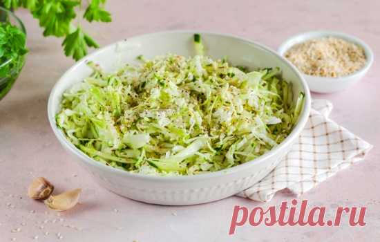 Какие специи нужны для блюд из капусты: вкусно тушим, варим, квасим . Милая Я Хоть на первом месте по популярности из овощей стоит картошка, капусту любят не меньше. Из нее готовят самые разные блюда. В отличие от картофеля, капусту также можно засолить или заквасить на зиму. Из нее варят супы, делают рагу, солянки, голубцы и котлеты. У каждого блюда свой вкус и важно его подчеркнуть подходящими специями. Какие специи используют для тушеной капусты Тушеная капуста использу...