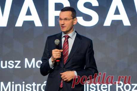 Сейм Польши вынес вотум недоверия правительству Матеуша Моравецкого. Польские депутаты приняли участию в голосовании по вынесению вотума недоверия правительству премьер-министра.