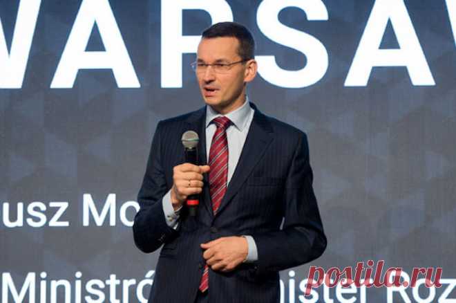 Сейм Польши вынес вотум недоверия правительству Матеуша Моравецкого. Польские депутаты приняли участию в голосовании по вынесению вотума недоверия правительству премьер-министра.