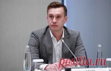 Алаев усомнился в решении судьи при втором голе &quot;Спартака&quot; в игре с &quot;Локомотивом&quot;. В понедельник &quot;Спартак&quot; дома обыграл &quot;Локомотив&quot; со счетом 4:2, второй гол красно-белых забил Роман Зобнин, перед взятием ворот в штрафной площадке железнодорожников произошло единоборство между Михаилом Игнатовым и Наиром Тикнизяном, после использования системы видеоассистента рефери арбитр засчитал гол &quot;Спартака&quot;