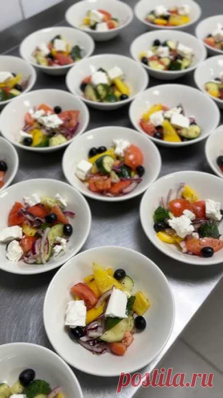Сегодня на ужин будет Салат Греческий, рецепты тг: swamidanya подписывайтесь 🧑🏻🍳 #рецепты #салат