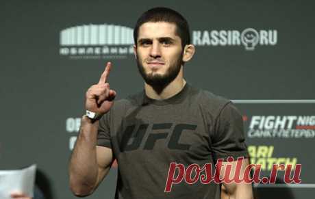 Российский боец Махачев поднялся на четвертое место в рейтинге UFC. 30 октября россиянин победил новозеландца Дэна Хукера болевым приемом в первом раунде