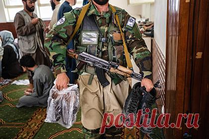 Пакистан пообещал помочь талибам подготовить службы безопасности. Пакистан готов помочь новому правительству Афганистана в подготовке служб безопасности страны. С таким заявлением выступил посол Пакистана в Кабуле Мансур Ахмад Хан. По его словам, Исламабад в любом случае может удовлетворить потребности Кабула, если того попросит правительство в лице «Талибана».