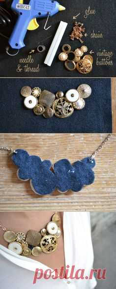 DIY Vintage Buttons Necklace.