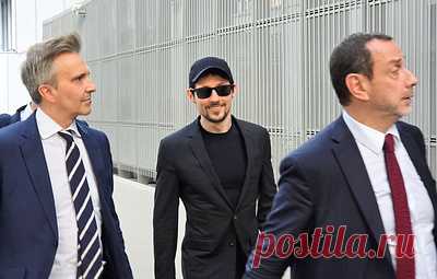 Bloomberg: Дуров добился снятия ограничений на выезд из Франции. Теперь сооснователь мессенджера Telegram не обязан регулярно отмечаться во французском полицейском участке