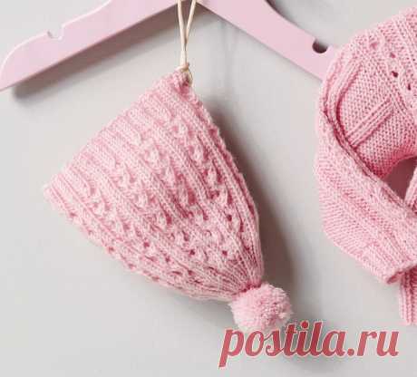 Шапочка с ажурными косами