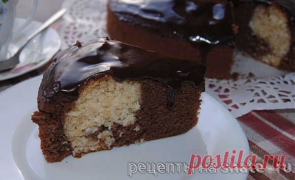 Шоколадный торт с творожно-кокосовыми шариками.
