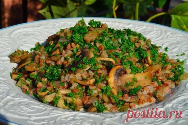 Гречневая каша с грибами - Пошаговый рецепт с фото своими руками Гречневая каша с грибами - Простой пошаговый рецепт приготовления в домашних условиях с фото. Гречневая каша с грибами - Состав, калорийность и ингредиенти вкусного рецепта.
