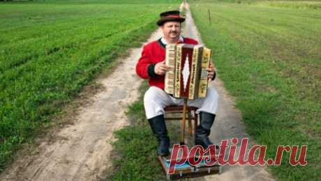 8 самых необычных польских народных музыкальных инструментов | Статья | Culture.pl Сука и дьявольская скрипка… Несмотря на довольно странные названия польские инструменты обладают прекрасным уникальным звуком, который придает неповторимое своеобразие польской народной музыке.