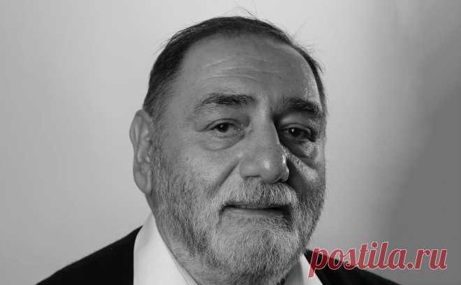 Умер профессор МГУ философ Карен Момджян. На 76-м году жизни скончался профессор МГУ и философ Карен Момджян, сообщил философский факультет МГУ в своем телеграм-канале.