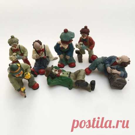 ЦИРК уехал, клоуны остались!!! 🎪🤡💥💥💥
Знаменитый «Gilde Clowns » из Германии!🇩🇪🤡 Высота до 15 см📐
Состояние всех фигурок идеальное. 💰————————————————
Для заказа оставьте комментарий 👇🏼 или напишите сообщение в директ 📩. _______________________________________#gildeclowns #скульптурки #клоуны #музыка #скульптуркиклоуновклоуныgilde #коллекционирование  #vintagefashion #vintagestore #коллекционированиеклоунов #vintageforsale #винтажизЕвропы #vintageshop #винтаж #в...