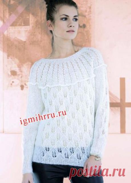 БЕЛЫЙ АЖУРНЫЙ ПУЛОВЕР С КРУГЛОЙ КОКЕТКОЙ. Вязание спицами