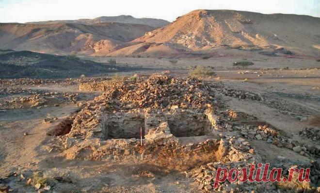 Древние рудники Пришельцы, оказавшиеся на значительном расстоянии от родной планеты и испытывавшие дефицит в технологическом оборудовании для разработки месторождений, поступили просто и гениально, создав рабов-шахтеров. Не вкладывая существенных инвестиций в производство и переведя людей на самообеспечение, они беспощадно эксплуатировали своих рабов, которые...