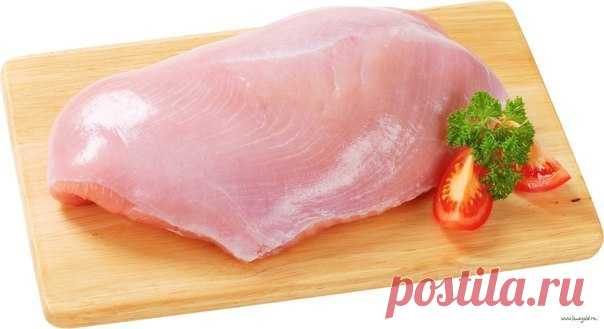 ТОП-5 ужинов из куриной грудки 

Куриная грудка - основа основ правильного питания, поэтому мы стараемся готовить ее разнообразно и с душой! 
Забирайте пп-подборку себе на стену, чтобы не потерять! 

 1. Куриная грудка в грибном соусе 

Ингредиенты: 

● Куриная грудка — 1 шт. 
● Шампиньоны — 250 г 
● Натуральный йогурт — 1 стакан 
● Лук — 1 шт. 
● Оливковое масло — 1 ст. л. 
● Соль, перец — по вкусу 

Приготовление: 

1. Грибы и лук нарезать пластинками, обжарить в небольш...