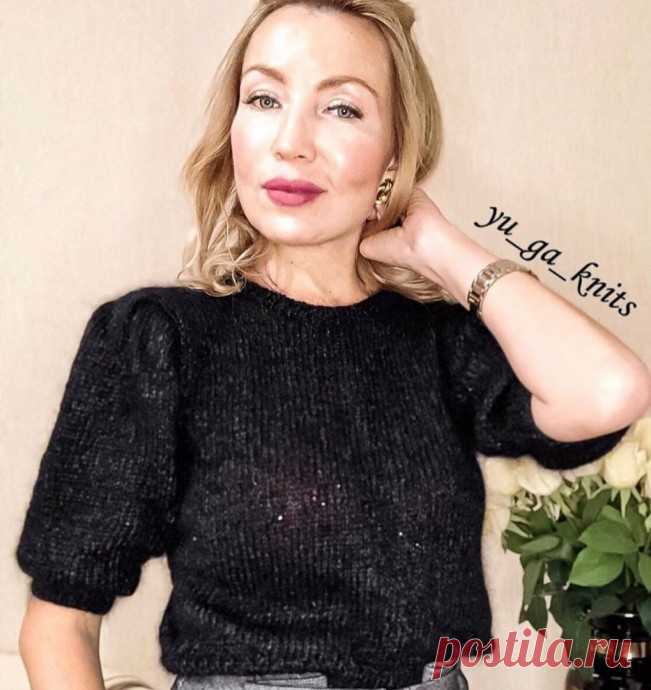 Вяжем укороченный топ из норки Тело: На круговые спицы N°4,5 набираем 144п и вяжем 18 рядов резинку 1*1.Переходим на спицы N°5 и вяжем нужную высоту изделия до проймы лицевой гладью. У меня 26см от наборного края.Перед: 72п спинки оставляем на спицах (или вспомогательной нити), для пройм с обеих сторон закрыть по 2п,...