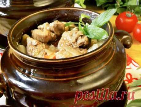 Жаркое в горшочках с мясом и картошкой / Простые рецепты
