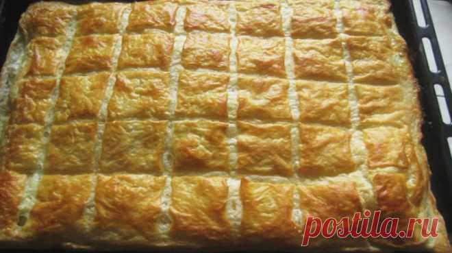 Рецепт потрясающего быстрого слоеного пирога. По вкусу, как хачапури Пирог станет отличной заменой любимым грузинским хачапури. С выпечкой не нужно долго...