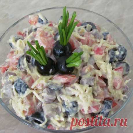 Салат с языком, помидорами и сыром рецепт – салаты