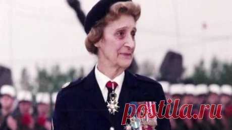 Она приехала во Францию с пустыми карманами и маленьким сыном, но когда она умерла, то ее похоронили с почестями маршала Франции. | Коллекция заблуждений | Дзен