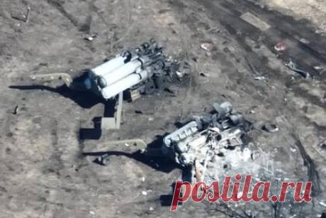 Минобороны показало уничтоженную украинскую зенитно-ракетную систему С-300. Министерство обороны России опубликовало видео с уничтоженной зенитно-ракетной системы С-300, которая принадлежала силам Украины. Соответствующими кадрами ведомство поделилось с журналистами. В результате точного удара были ликвидированы пусковые установки и транспортно-заряжающие машины с боекомплектами.