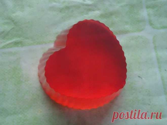 Мыло "Сердце". В состав входит эфирное масло зеленого чая.