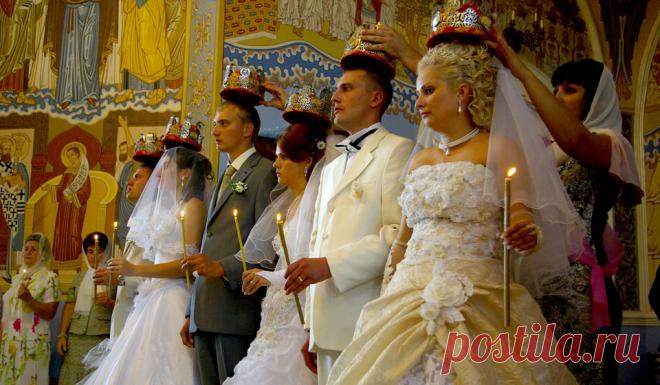 Стоит ли венчаться в церкви ПРИХОД ВОСКРЕСЕНСКОЙ И ВСЕХСВЯТСКОЙ ЦЕРКВЕЙ Г. БЕЛАЯ ХОЛУНИЦА. В Храм Божий надо ходить, пока ноги носят.