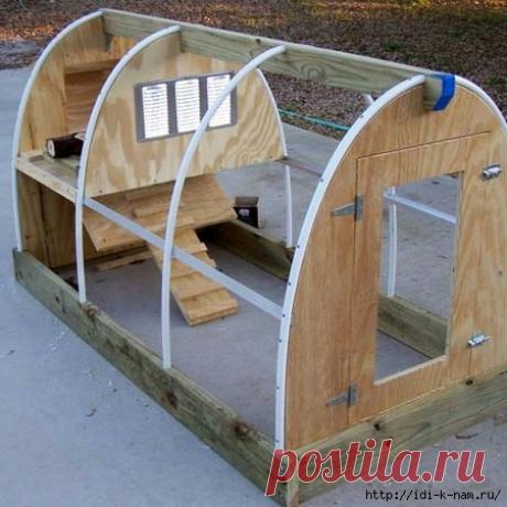 УДИВИТЕЛЬНЫЕ КУРЯТНИКИ НА ДАЧЕ.
