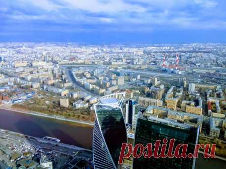 В Москве состоялось премьерное открытие самой высокой смотровой площадки в Европе, а уже в субботу она откроет двери для всех посетителей. Рассказываем о Panorama360 – новой грандиозной достопримечательности столицы.
