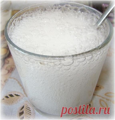 Супершипучка для кишечника!
Пью утром, а вечером готова расцеловать свои весы!
Быстрое домашнее похудение
Напиток из пищевой соды и лимона считается самым простым, дешевым и эффективным средством для похудения. Но и по отдельности эти продукты очень полезны для нашего организма. Для начала поговорим о соде. Тело современного человека часто испытывает недостаток щелочи из-за постоянного внутриклеточного окисления. Как только происходит изменение уровня рН, человек чувствует общее недомогание, с