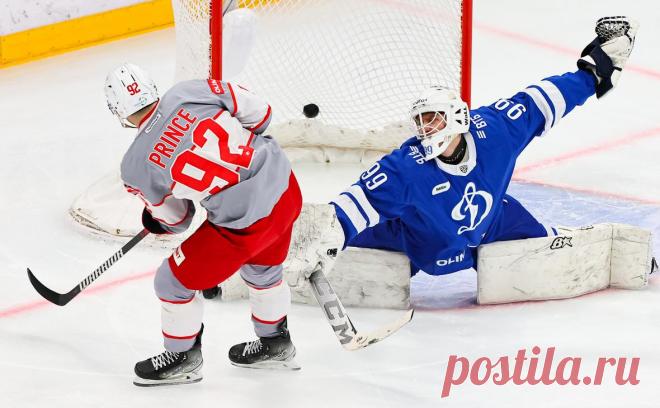 «Спартак» забросил «Динамо» шесть шайб и вышел в плей-офф КХЛ. Встреча завершилась со счетом 6:3. Четыре шайбы на счету форварда Максима Цыплакова