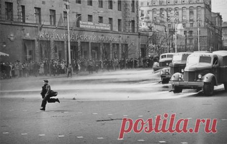 16 фото из СССР гениального фотографа Лазарева, включая фото, где Гагарин со "шнурком" | Ярмарки монет и антиквариата | Яндекс Дзен