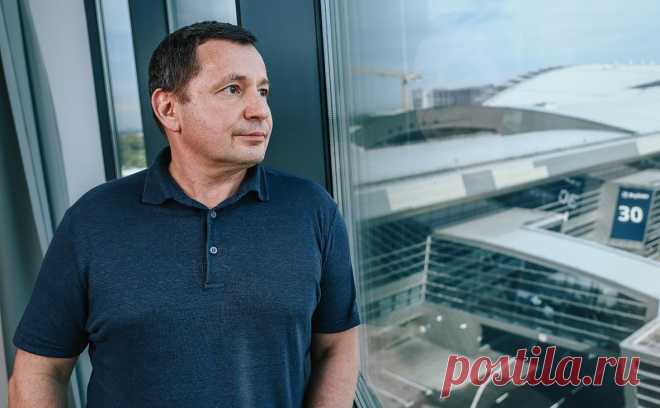 Совладелец Внуково заявил о готовности инвестировать в Домодедово. Совладелец аэропорта Внуково Виталий Ванцев готов инвестировать в перешедший этим летом в госсобственность Домодедово. Весной он вел переговоры о консолидации с Дмитрием Каменщиком, тот не принял предложение