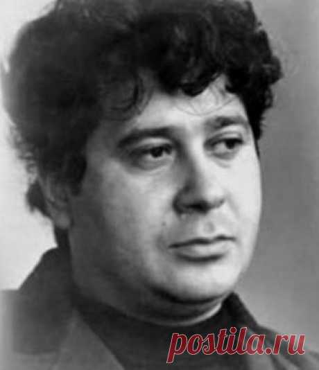 Песни на стихи Онегина Гаджикасимова Онегин Юсиф оглы Гаджикасимов (иеросхимонах Симон, в малой схиме Силуан; 4 июня 1937, Баку — 30 июня 2002, Оптина пустынь, Калужская область) — советский поэт-песенник, автор стихов множества популярных песен, впоследствии иеросхимонах Оптиной пустыни. Об Онегине снят документальный фильм «Храм для Онегина. После славы» #russian pop #russian #soviet retro #ussr #moosic
