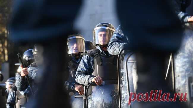 В Армении освободили журналиста оппозиционного издания "Антифейк"