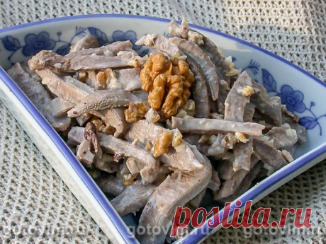 Салат из языка с орехами и чесноком. Рецепт с фото