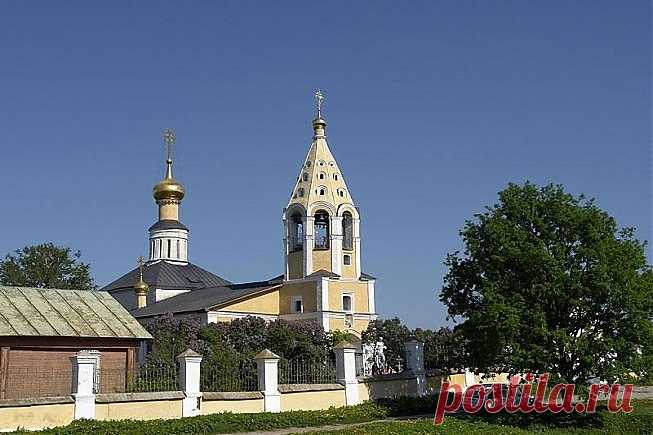 Церковь Рождества Богородицы является одним из самых древних храмов, который прошел через столетия и одни из труднейших времен. Находится он поселке Городня, что в Конаковском районе, Тверской области. /  Церковь Рождества Богородицы