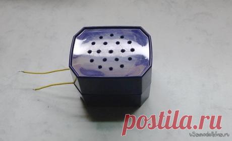 Трехтональный электронный звонок Предлагается вариант изготовления трехтонального электронного квартирного звонка. Конструкция предельно проста в изготовлении, позволяет получить мелодичный сигнал о приходе гостя. Длительность звучания звонка, его тембр и тональность регулируются пользователем. Данное устройство можно отнести к