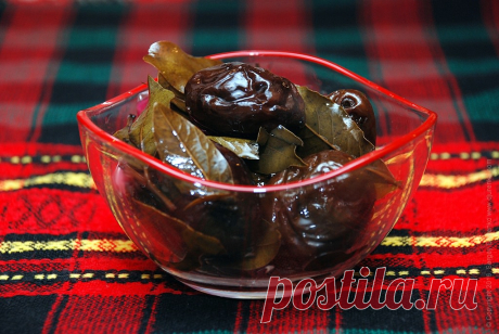 Сливы маринованные в винном уксусе с сахаром