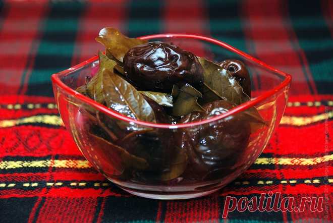 Сливы маринованные в винном уксусе с сахаром