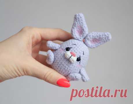 PDF Зайка-Яйцо крючком. FREE crochet pattern; Аmigurumi toy patterns. Амигуруми схемы и описания на русском. Вязаные игрушки и поделки своими руками #amimore - маленький зайка к Пасхе, заяц в форме яйца, зайчик из обычной пряжи, кролик, зайчонок, крольчонок.
