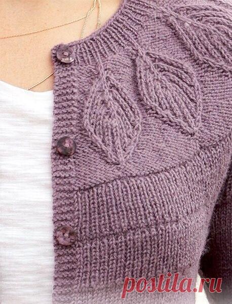 Жакет с круглой кокеткой узором из листьев

Вязаный жакет из пряжи DROPS Flora. Изделие связано сверху вниз с круглой кокеткой резинкой, узором из листьев, а также пышной английской резинкой. 

РАЗМЕРЫ:
S - M - L - XL - XXL - XXXL

ВАМ ПОТРЕБУЕТСЯ:
Пряжа DROPS FLORA от Garnstudio (210 м 50 гр, 65% шерсть, 35% альпака)
350-350-400-400-450-500г цвет №09, amethyst

ПЛОТНОСТЬ:
24 п и 32 р лиц гладью = 10 x 10 см.
Узор по схеме A.1 прим. 11-11-12-12-13-13 см в высоту.

СПИЦЫ:
Ч...