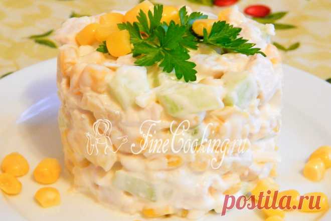 Салат с курицей, ананасами и кукурузой Рецепты салатов быстрого приготовления особенно популярны среди кулинаров, ведь важно не только вкусно, но и быстро накормить семью.