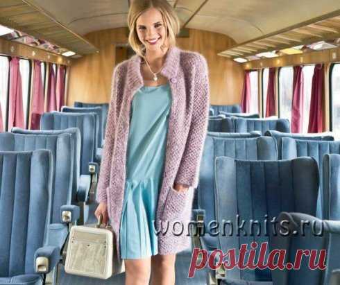 Пальто спицами с воротником стойка
Описание: http://womanknits.ru/vyazanie-dlya-zhenshchin/palto-kardigany-zhakety/palto-spicami-s-vorotnikom-stojka