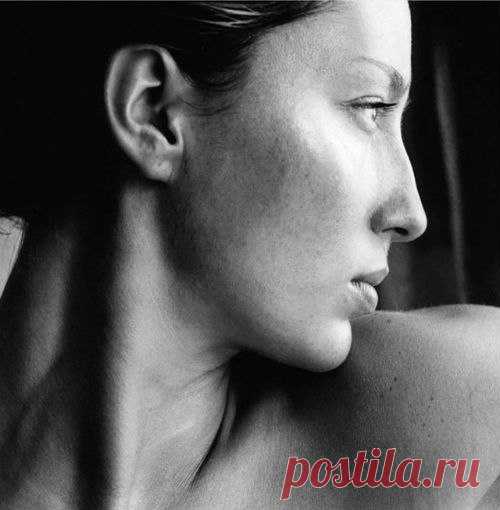 Если вы представляете себя как сражение, вам кажется, что отступление невозможно. Но вы не сражение. Вы – поле боя.

Читайте Вдохновляющие цитаты http://www.adme.ru/vdohnovenie-919705/vdohnovlyayusch..