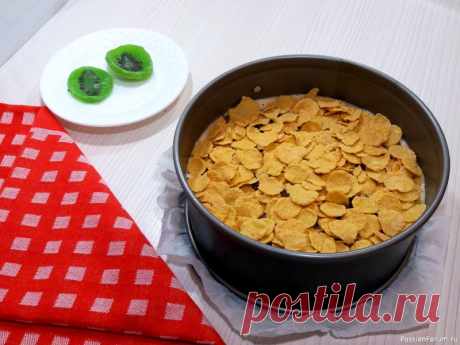 Кукурузные хлопья под снегом.Бисквитный пирог с сухофруктами.Рецепт вкусного пирога. Хрустящий сверху и мягкий нежный внутри,пирог прекрасно подходит к чаю и кофе.Если вам нужно что-то быстро испечь такой рецепт выручит вас в любую минуту.ИНГРЕДИЕНТЫ:Мука – 90 грСахар – 90 грЯйца – 2 штРазрыхлитель – 1 ч.л.Молоко – 50 млРастительное масло – 50 млСоль –...