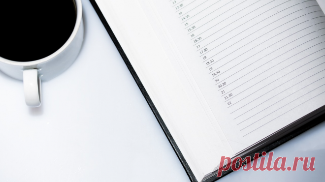 Необычный способ расставлять приоритеты Мы знаем о необходимости составлять списки дел, учитывая «буферные зоны», однозадачность, фокусировку и перерывы. Но даже справляясь с запланированным к концу дня или недели, мы не чувствуем себя воодушевленно. Скорее, как белка в колесе. Автор книги «От срочного к важному» ( Стив Макклетчи предлагает по новому взглянуть на расстановку приоритетов, чтобы не только все успевать, но и чувствовать движение вперед — P.S.: Выбирайте бумажные книги с этой…