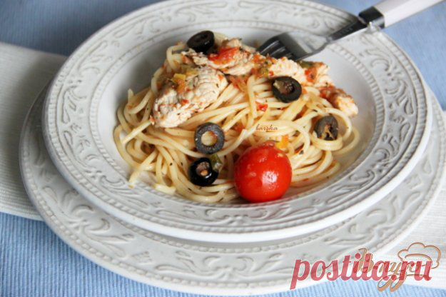 Спагетти с индейкой и маслинами